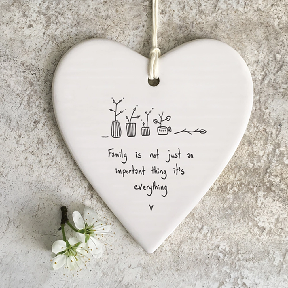 1628-Coração-de-Porcelana-Family-Is-Everything-2