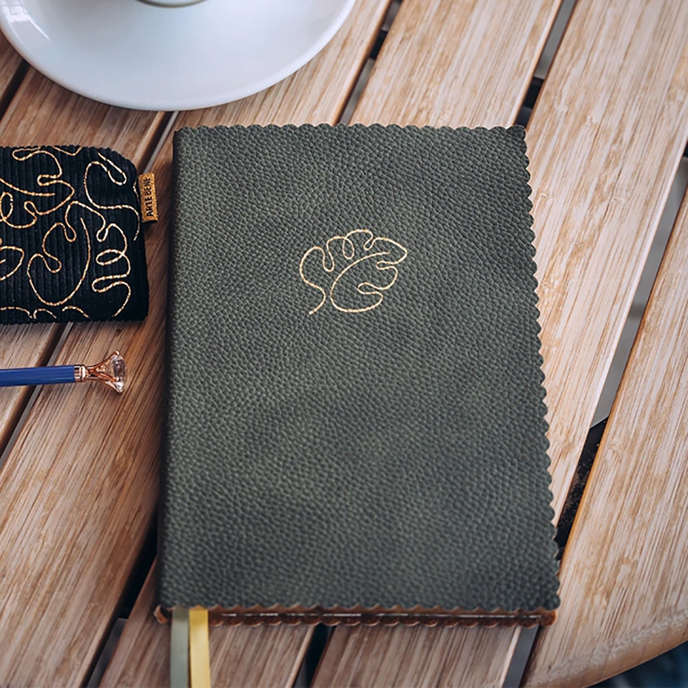 6127-Notebook-A5-Majoie-Folha-Golden-Musgo-6